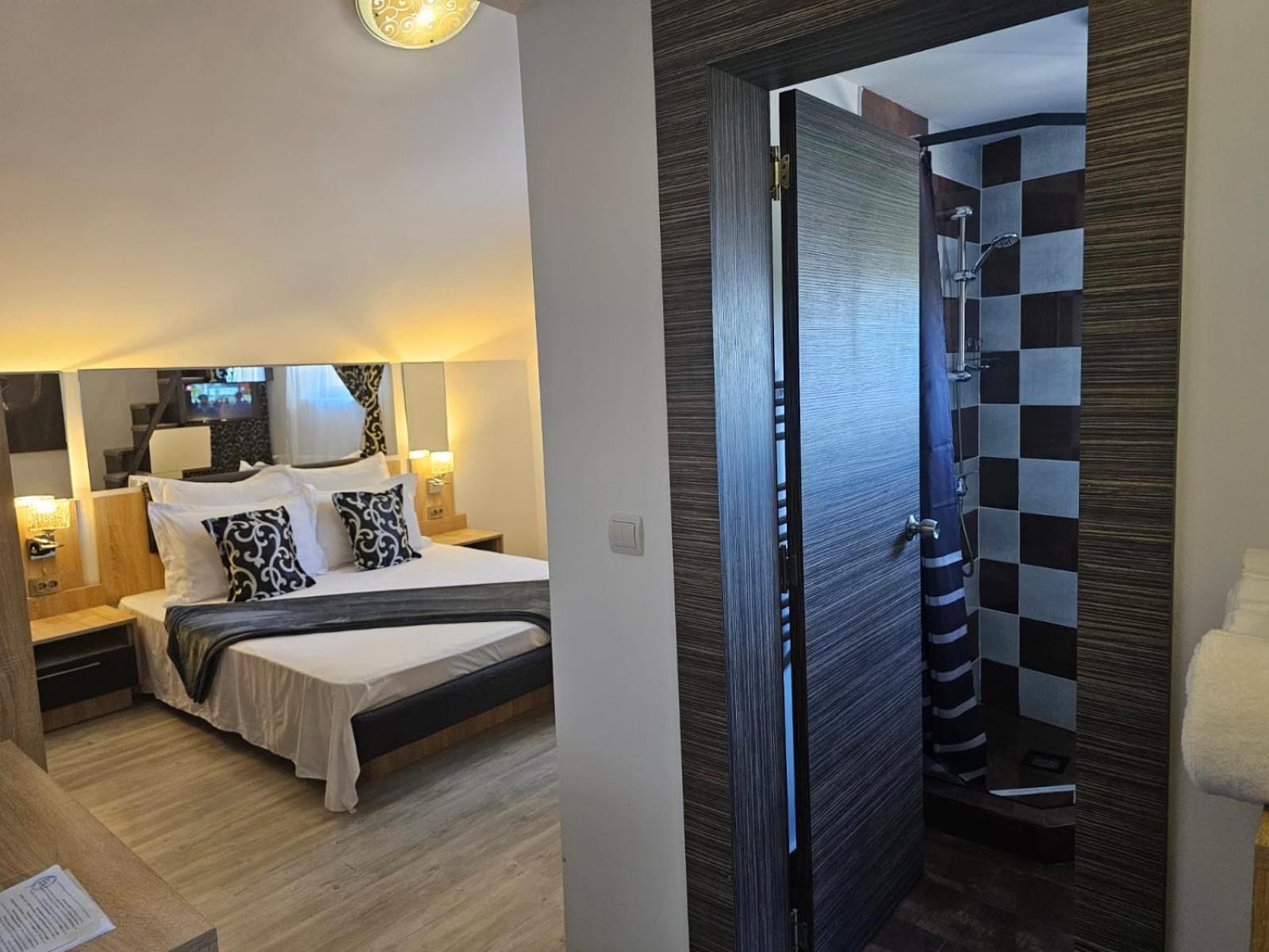Theline Hotel Bucureşti Exterior foto