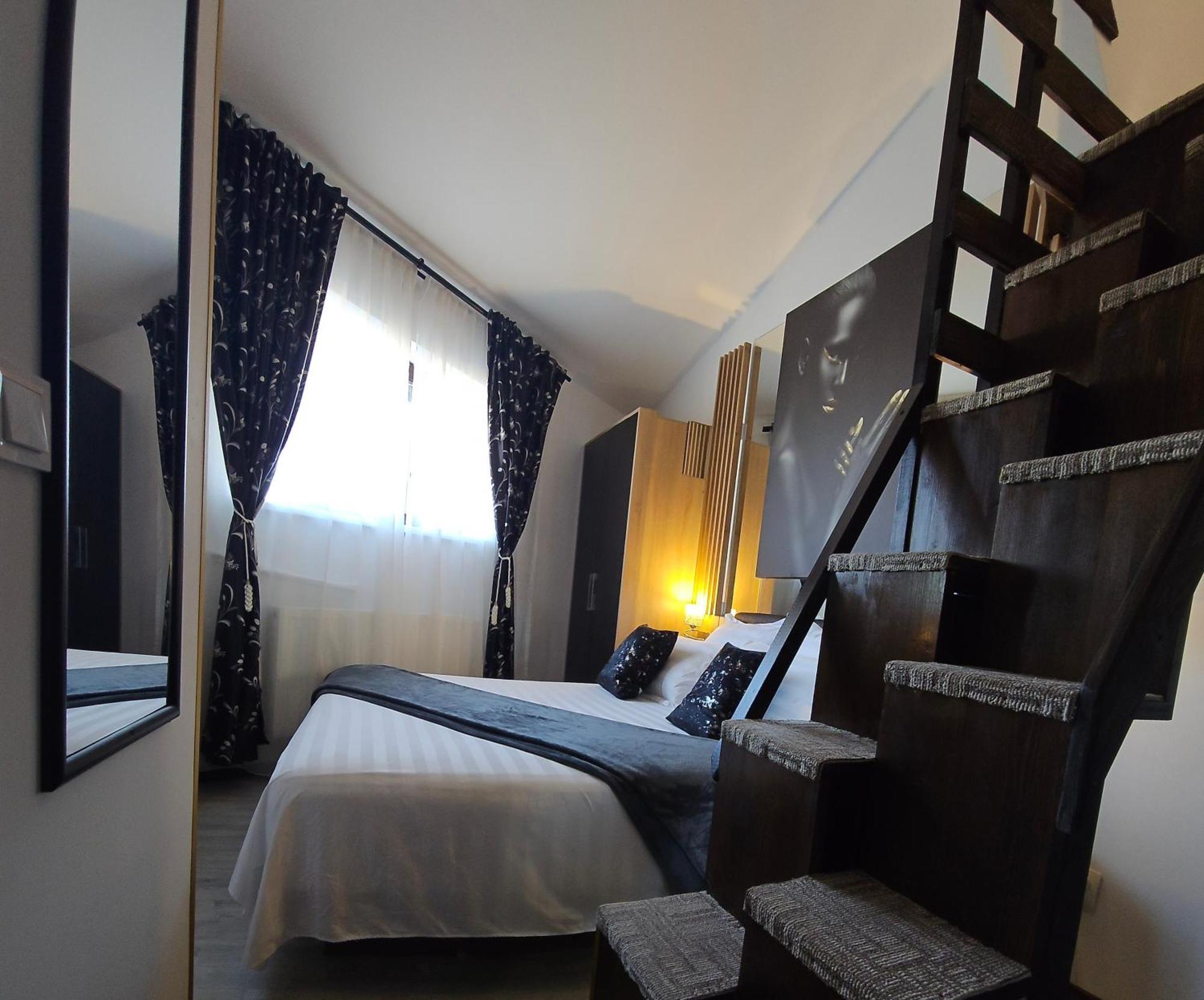 Theline Hotel Bucureşti Exterior foto